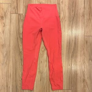 Lululemon Athletica Coral 7/8 length, size 6 Leggings